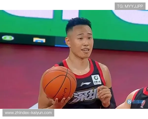 深圳贺希宁遭遇包夹处理球 出球速度慢导致失误增多